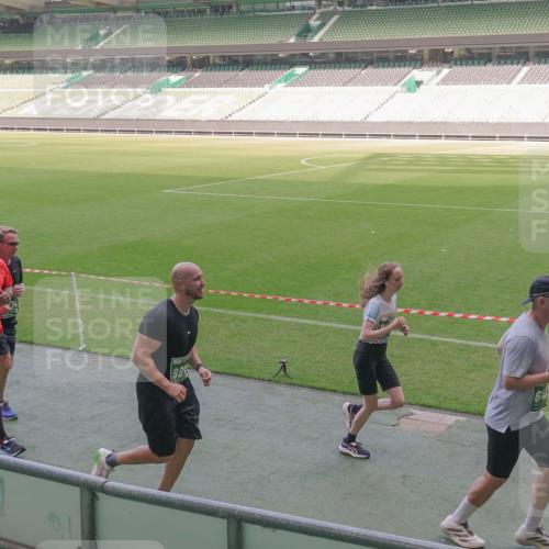 13.09.2026 - 21. swb-Marathon Bremen Michael Burmester http://msf.ph/oto/10336824 13.09.2026 13:12:49 Laufen im Stadion 118, 183, 270, 278, 349, 514, 576, 600, 695, 702, 703, 843, 933, 950, 1005, 1113, 1143, 1226, 1286, 1334, 1426, 1435, 1596, 1641, 1849, 1851, 1936, 1952, 1991, 2005, 2079, 2248, 2264, 2281, 2336, 2353, 2375, 2377, 2398, 2426, 2439, 2461, 2478, 2505, 2612, 2659, 2665, 2673, 2684, 2765, 2773, 2792, 2804, 2815, 2816, 2822, 2850, 2860, 2884, 2895, 2907, 2921, 2963, 2966, 2972, 2975, 2976, 3016, 3027, 3079, 3082, 3143, 3155, 3253, 3277, 3293, 3308, 3313, 3328, 3349, 3434 meine-sportfotos.de