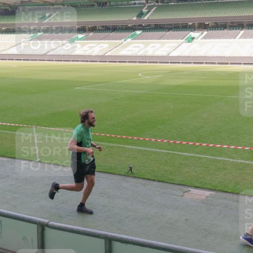 13.09.2026 - 21. swb-Marathon Bremen Michael Burmester http://msf.ph/oto/10336835 13.09.2026 13:12:51 Laufen im Stadion 118, 183, 270, 278, 349, 514, 576, 600, 695, 702, 703, 843, 933, 950, 1005, 1113, 1143, 1226, 1286, 1334, 1426, 1435, 1596, 1641, 1849, 1851, 1936, 1991, 2005, 2079, 2248, 2264, 2281, 2336, 2353, 2375, 2377, 2398, 2426, 2439, 2461, 2478, 2505, 2612, 2659, 2665, 2673, 2684, 2765, 2773, 2792, 2804, 2815, 2816, 2822, 2850, 2860, 2884, 2895, 2907, 2921, 2963, 2966, 2972, 2975, 2976, 3016, 3027, 3079, 3082, 3143, 3155, 3253, 3277, 3293, 3308, 3313, 3328, 3349, 3434 meine-sportfotos.de