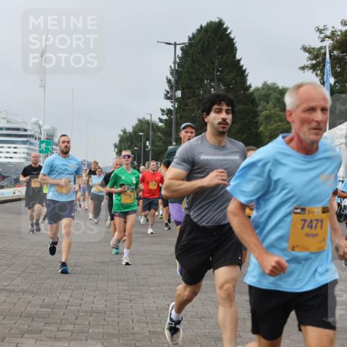 13.09.2026 - Kiel Lauf Andreas Tolksdorf http://msf.ph/oto/10336840 13.09.2026 09:54:02 Kiellinie 7158, 7471, 965 meine-sportfotos.de