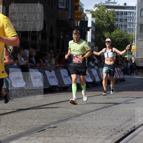 13.09.2026 - 21. swb-Marathon Bremen Strokosch-Dieckow http://msf.ph/oto/10336843 13.09.2026 13:18:43 Ziel 1146, 1419, 2055, 5307, 5460, 6293, 6294, 6818, 7491, 7731, 7954, 8404, 8872, 9019, 9275, 10065, 13150, 307, 4916, 5277, 6310, 7104, 7163, 7602, 7791, 13184 meine-sportfotos.de