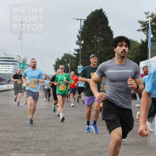 13.09.2026 - Kiel Lauf Andreas Tolksdorf http://msf.ph/oto/10336849 13.09.2026 09:54:03 Kiellinie 5197, 7158, 7471 meine-sportfotos.de