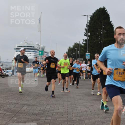 13.09.2026 - Kiel Lauf Andreas Tolksdorf http://msf.ph/oto/10336915 13.09.2026 09:54:05 Kiellinie 7933, 4, 424, 2044, 2044, 7130, 38, 5197, 7158 meine-sportfotos.de