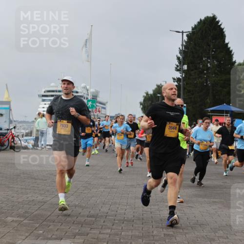 13.09.2026 - Kiel Lauf Andreas Tolksdorf http://msf.ph/oto/10336941 13.09.2026 09:54:06 Kiellinie 7933, 4, 178, 5, 394, 2044, 11568 meine-sportfotos.de