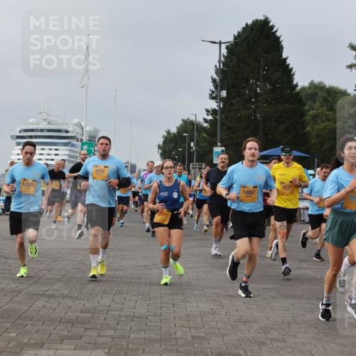 13.09.2026 - Kiel Lauf Andreas Tolksdorf http://msf.ph/oto/10337012 13.09.2026 09:54:13 Kiellinie 12071, 9152, 8773, 10087, 21, 4079 meine-sportfotos.de