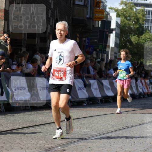 13.09.2026 - 21. swb-Marathon Bremen Strokosch-Dieckow http://msf.ph/oto/10337013 13.09.2026 13:18:48 Ziel 465, 1146, 1419, 2055, 2324, 4413, 4642, 5307, 5460, 6293, 6294, 6818, 7245, 7491, 7731, 7954, 8404, 8540, 8872, 9019, 9275, 13150, 307, 4916, 5277, 6310, 7154, 7602, 7647, 7791, 9512, 13184 meine-sportfotos.de