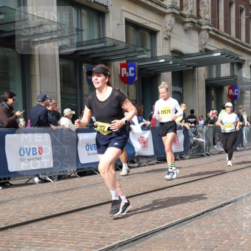 13.09.2026 - 21. swb-Marathon Bremen Strokosch-Dieckow http://msf.ph/oto/10337019 13.09.2026 11:05:14 Ziel 10186, 10238, 10259, 10260, 10432, 10457, 10717, 10864, 11146, 11314, 11334, 11387, 11394, 11520, 11521, 11571, 11572, 11724, 11791, 11892, 11947, 12055, 12156, 12251, 12273, 12330, 12362, 12501, 10370, 10411, 10465, 10576, 10697, 10718, 10741, 10800, 10802, 10850, 10975, 10995, 11102, 11105, 11133, 11157, 11218, 11281, 11326, 11584, 11616, 11722, 11900, 11939, 12002, 12011, 12064 meine-sportfotos.de