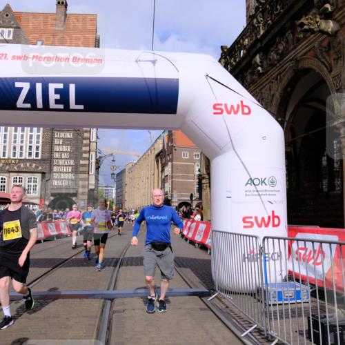 13.09.2026 - 21. swb-Marathon Bremen Tim E. http://msf.ph/oto/10337076 13.09.2026 11:07:56 Ziel 10138, 10279, 10280, 10363, 10364, 10501, 10505, 10580, 10595, 10661, 10830, 10871, 10907, 10935, 11037, 11223, 11515, 11643, 11899, 11924, 11934, 12097, 12167, 12168, 12194, 12277, 12307, 12419, 12509 meine-sportfotos.de
