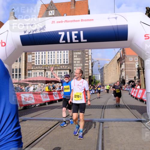 13.09.2026 - 21. swb-Marathon Bremen Tim E. http://msf.ph/oto/10337132 13.09.2026 11:07:58 Ziel 10138, 10279, 10280, 10363, 10364, 10501, 10505, 10580, 10595, 10661, 10830, 10871, 10907, 10935, 10937, 11037, 11223, 11515, 11643, 11899, 11924, 11934, 12097, 12167, 12168, 12194, 12277, 12307, 12419, 12509, 12511, 12512 meine-sportfotos.de