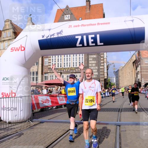 13.09.2026 - 21. swb-Marathon Bremen Tim E. http://msf.ph/oto/10337166 13.09.2026 11:07:59 Ziel 10138, 10279, 10280, 10363, 10364, 10501, 10505, 10580, 10595, 10661, 10674, 10830, 10871, 10907, 10935, 10937, 11037, 11223, 11515, 11643, 11899, 11924, 11934, 12097, 12167, 12168, 12194, 12277, 12307, 12419, 12509, 12511, 12512 meine-sportfotos.de