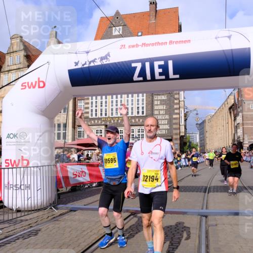 13.09.2026 - 21. swb-Marathon Bremen Tim E. http://msf.ph/oto/10337194 13.09.2026 11:07:59 Ziel 10138, 10279, 10280, 10363, 10364, 10501, 10505, 10580, 10595, 10661, 10674, 10830, 10871, 10907, 10935, 10937, 11037, 11223, 11515, 11643, 11899, 11924, 11934, 12097, 12167, 12168, 12194, 12277, 12307, 12419, 12509, 12511, 12512 meine-sportfotos.de