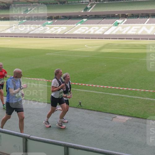 13.09.2026 - 21. swb-Marathon Bremen Michael Burmester http://msf.ph/oto/10337203 13.09.2026 13:13:44 Laufen im Stadion 118, 183, 270, 278, 349, 460, 514, 576, 600, 631, 695, 702, 768, 933, 950, 956, 1005, 1143, 1286, 1334, 1392, 1408, 1426, 1573, 1596, 1641, 1818, 1819, 1991, 2005, 2024, 2035, 2079, 2233, 2264, 2314, 2387, 2412, 2439, 2457, 2461, 2478, 2505, 2521, 2540, 2564, 2612, 2665, 2684, 2693, 2765, 2773, 2792, 2815, 2816, 2829, 2860, 2884, 2887, 2895, 2921, 2963, 2966, 2972, 2975, 3016, 3111, 3155, 3209, 3253, 3277, 3293, 3304, 3313, 3378, 3405, 3428, 3434, 3653, 3661 meine-sportfotos.de