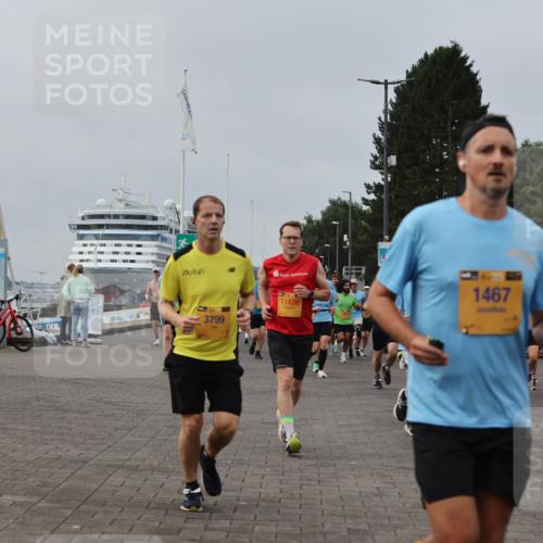 13.09.2026 - Kiel Lauf Andreas Tolksdorf http://msf.ph/oto/10337229 13.09.2026 09:54:20 Kiellinie 3799, 11426, 1467, 813 meine-sportfotos.de