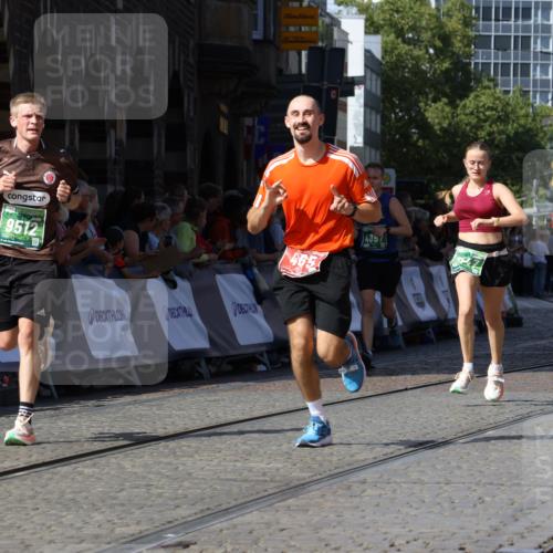 13.09.2026 - 21. swb-Marathon Bremen Strokosch-Dieckow http://msf.ph/oto/10337233 13.09.2026 13:18:59 Ziel 465, 2324, 2948, 3631, 4120, 4413, 4642, 5867, 6787, 6818, 7104, 7163, 7245, 7731, 8404, 8540, 8743, 8872, 9019, 9275, 9327, 9833, 189, 666, 1599, 2007, 2390, 4819, 4857, 5172, 6137, 6633, 7647, 7686, 9512 meine-sportfotos.de
