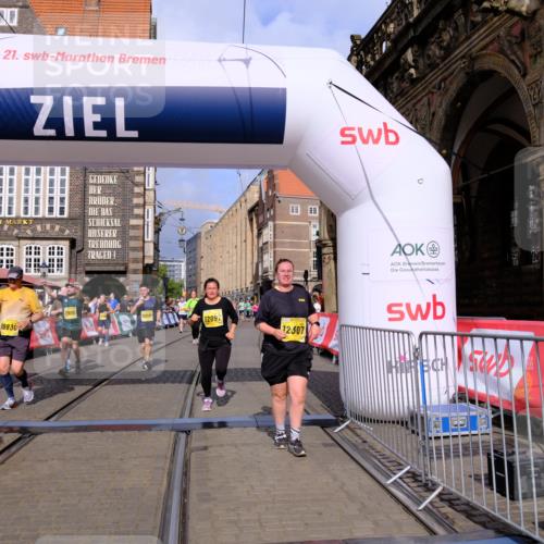 13.09.2026 - 21. swb-Marathon Bremen Tim E. http://msf.ph/oto/10337249 13.09.2026 11:08:01 Ziel 10279, 10280, 10363, 10364, 10501, 10505, 10580, 10595, 10661, 10674, 10830, 10871, 10907, 10935, 10937, 11037, 11223, 11515, 11643, 11899, 11924, 11934, 12024, 12097, 12167, 12168, 12194, 12277, 12307, 12419, 12509, 12511, 12512 meine-sportfotos.de
