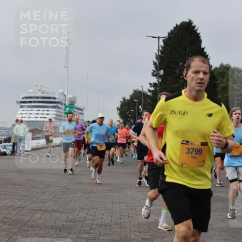 13.09.2026 - Kiel Lauf Andreas Tolksdorf http://msf.ph/oto/10337250 13.09.2026 09:54:21 Kiellinie 1668, 38, 3981, 3799, 39, 4470 meine-sportfotos.de