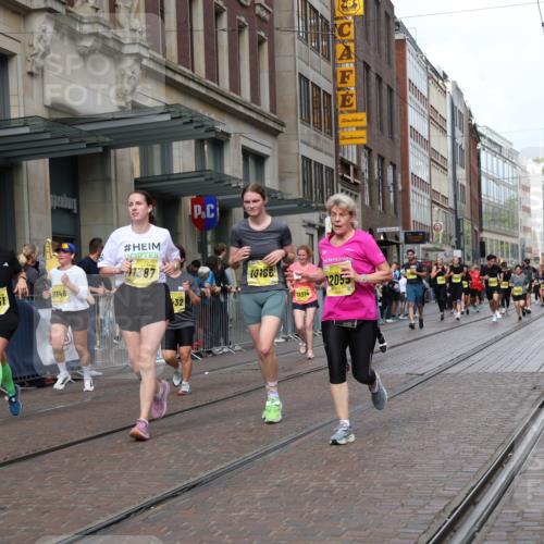 13.09.2026 - 21. swb-Marathon Bremen Strokosch-Dieckow http://msf.ph/oto/10337258 13.09.2026 11:05:20 Ziel 10168, 10186, 10238, 10259, 10260, 10305, 10432, 10457, 10864, 11024, 11146, 11314, 11387, 11394, 11520, 11521, 11571, 11572, 11724, 11791, 11892, 11947, 12055, 12156, 12251, 12273, 12330, 12362, 12378, 12501, 12523, 12773, 10370, 10411, 10465, 10576, 10697, 10717, 10718, 10800, 10802, 10850, 10975, 10995, 11102, 11105, 11157, 11218, 11281, 11326, 11334, 11584, 11616, 11722, 11900, 12002, 12011, 12064 meine-sportfotos.de