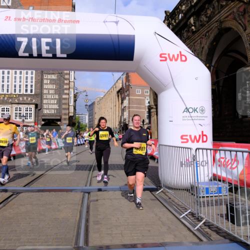 13.09.2026 - 21. swb-Marathon Bremen Tim E. http://msf.ph/oto/10337260 13.09.2026 11:08:01 Ziel 10279, 10280, 10363, 10364, 10501, 10505, 10580, 10595, 10661, 10674, 10830, 10871, 10907, 10935, 10937, 11037, 11223, 11515, 11643, 11899, 11924, 11934, 12024, 12097, 12167, 12168, 12194, 12277, 12307, 12419, 12509, 12511, 12512 meine-sportfotos.de