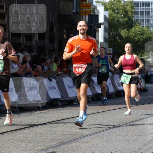 13.09.2026 - 21. swb-Marathon Bremen Strokosch-Dieckow http://msf.ph/oto/10337271 13.09.2026 13:18:59 Ziel 465, 2324, 2948, 3631, 4120, 4413, 4642, 5867, 6787, 6818, 7104, 7163, 7245, 7731, 8404, 8540, 8743, 8872, 9019, 9275, 9327, 9833, 189, 666, 1599, 2007, 2390, 4819, 4857, 5172, 6137, 6633, 7647, 7686, 9512 meine-sportfotos.de