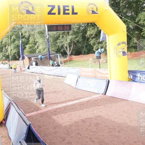 13.09.2026 - Airport Race Dennis Weichert http://msf.ph/oto/10337303 13.09.2026 10:37:09 Ziel 4127, 5244, 5276 meine-sportfotos.de