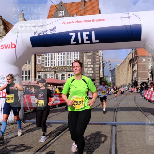 13.09.2026 - 21. swb-Marathon Bremen Tim E. http://msf.ph/oto/10337322 13.09.2026 11:08:06 Ziel 10580, 10595, 10660, 10661, 10674, 10830, 10871, 10935, 10937, 11037, 11223, 11515, 11643, 11924, 11934, 12024, 12097, 12194, 12307, 12509, 12511, 12512 meine-sportfotos.de