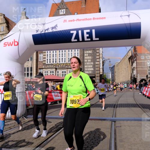 13.09.2026 - 21. swb-Marathon Bremen Tim E. http://msf.ph/oto/10337335 13.09.2026 11:08:06 Ziel 10580, 10595, 10660, 10661, 10674, 10830, 10871, 10935, 10937, 11037, 11223, 11515, 11643, 11924, 11934, 12024, 12097, 12194, 12307, 12509, 12511, 12512 meine-sportfotos.de