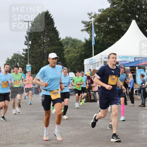 13.09.2026 - Kiel Lauf Andreas Tolksdorf http://msf.ph/oto/10337344 13.09.2026 09:54:24 Kiellinie 4, 3, 5429, 524, 1668, 1981 meine-sportfotos.de