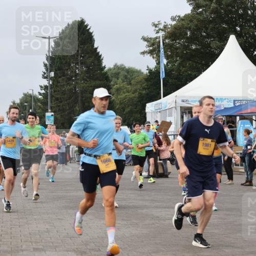13.09.2026 - Kiel Lauf Andreas Tolksdorf http://msf.ph/oto/10337347 13.09.2026 09:54:24 Kiellinie 4, 3, 5429, 1668, 1981 meine-sportfotos.de