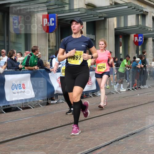 13.09.2026 - 21. swb-Marathon Bremen Strokosch-Dieckow http://msf.ph/oto/10337353 13.09.2026 11:05:24 Ziel 10018, 10168, 10186, 10238, 10259, 10260, 10305, 10432, 10457, 10864, 11024, 11314, 11387, 11520, 11521, 11571, 11572, 11724, 11791, 11892, 11947, 12055, 12156, 12273, 12330, 12362, 12378, 12501, 12523, 12528, 12773, 10186, 10370, 10411, 10432, 10576, 10697, 10717, 10718, 10800, 10802, 10995, 11102, 11105, 11146, 11157, 11218, 11281, 11326, 11334, 11394, 11571, 11572, 11584, 11616, 11722, 11900, 12011, 12055, 12064, 12251 meine-sportfotos.de