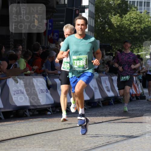 13.09.2026 - 21. swb-Marathon Bremen Strokosch-Dieckow http://msf.ph/oto/10337363 13.09.2026 13:19:03 Ziel 307, 465, 2324, 2948, 3631, 4120, 4413, 4642, 5277, 5867, 6787, 7104, 7163, 7245, 7602, 8540, 8743, 9327, 9833, 189, 666, 1599, 2007, 2390, 2423, 2535, 3508, 4819, 4857, 5172, 6008, 6137, 6633, 7686, 7754, 9552, 9805 meine-sportfotos.de