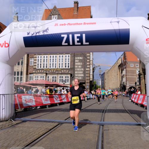 13.09.2026 - 21. swb-Marathon Bremen Tim E. http://msf.ph/oto/10337431 13.09.2026 11:08:12 Ziel 10139, 10660, 10661, 10674, 10830, 10871, 10937, 11037, 11044, 11378, 11404, 11515, 11833, 11958, 12024, 12031, 12066, 12097, 12307, 12511, 12512 meine-sportfotos.de