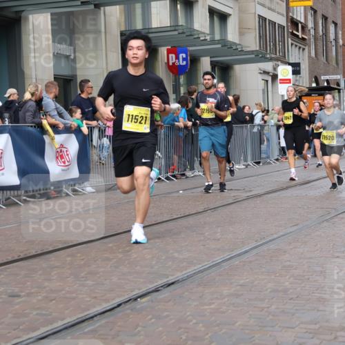 13.09.2026 - 21. swb-Marathon Bremen Strokosch-Dieckow http://msf.ph/oto/10337440 13.09.2026 11:05:27 Ziel 10018, 10168, 10238, 10259, 10260, 10305, 10382, 10457, 10619, 10864, 11024, 11132, 11164, 11477, 11520, 11724, 11791, 11892, 11947, 12156, 12186, 12273, 12330, 12362, 12378, 12501, 12523, 12528, 12773, 10186, 10370, 10411, 10432, 10576, 10697, 10717, 10718, 10800, 10802, 10995, 11102, 11105, 11146, 11157, 11218, 11281, 11314, 11326, 11334, 11387, 11394, 11521, 11571, 11572, 11584, 11616, 11722, 11900, 12011, 12055, 12251, 12330 meine-sportfotos.de