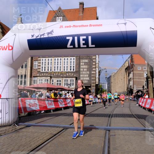 13.09.2026 - 21. swb-Marathon Bremen Tim E. http://msf.ph/oto/10337443 13.09.2026 11:08:12 Ziel 10139, 10660, 10661, 10674, 10830, 10871, 10937, 11037, 11044, 11378, 11404, 11515, 11833, 11958, 12024, 12031, 12066, 12097, 12307, 12511, 12512 meine-sportfotos.de