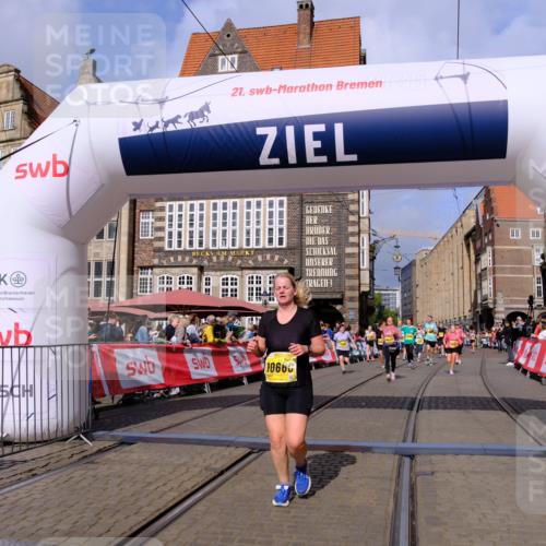 13.09.2026 - 21. swb-Marathon Bremen Tim E. http://msf.ph/oto/10337463 13.09.2026 11:08:12 Ziel 10139, 10660, 10661, 10674, 10830, 10871, 10937, 11037, 11044, 11378, 11404, 11515, 11833, 11958, 12024, 12031, 12066, 12097, 12307, 12511, 12512 meine-sportfotos.de