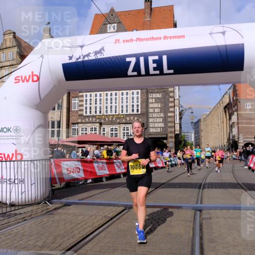 13.09.2026 - 21. swb-Marathon Bremen Tim E. http://msf.ph/oto/10337476 13.09.2026 11:08:12 Ziel 10139, 10660, 10661, 10674, 10830, 10871, 10937, 11037, 11044, 11378, 11404, 11515, 11833, 11958, 12024, 12031, 12066, 12097, 12307, 12511, 12512 meine-sportfotos.de