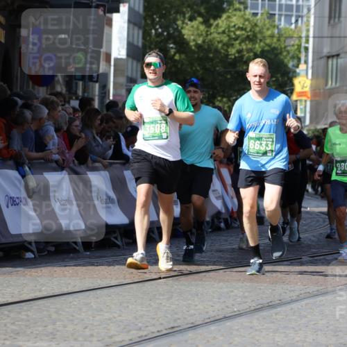 13.09.2026 - 21. swb-Marathon Bremen Strokosch-Dieckow http://msf.ph/oto/10337502 13.09.2026 13:19:10 Ziel 307, 4120, 4916, 5277, 5867, 6310, 6787, 7104, 7154, 7163, 7602, 7791, 8743, 9327, 9833, 13184, 189, 666, 1599, 2423, 2535, 3182, 3508, 4319, 5172, 5371, 6008, 6633, 7754, 9552, 9638, 9805 meine-sportfotos.de