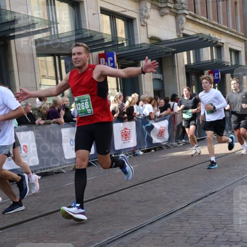 13.09.2026 - 21. swb-Marathon Bremen Strokosch-Dieckow http://msf.ph/oto/10337507 13.09.2026 13:25:50 Ziel 1896, 2062, 2434, 2666, 2708, 3248, 3516, 3983, 4067, 4476, 4723, 4724, 5558, 5701, 5854, 5906, 5934, 6605, 6886, 7638, 8361, 8592, 8635, 8817, 9266, 9794, 150, 191, 209, 1163, 1458, 1647, 1752, 2033, 2421, 2708, 2781, 2987, 3124, 3186, 3722, 3806, 4161, 4411, 4439, 4717, 4842, 4927, 5013, 5139, 5622, 5703, 5755, 5814, 6135, 7780, 8271, 8545, 8597, 8890, 9440, 9506 meine-sportfotos.de