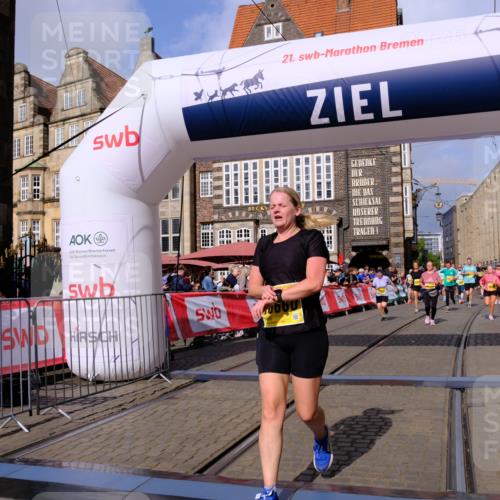 13.09.2026 - 21. swb-Marathon Bremen Tim E. http://msf.ph/oto/10337524 13.09.2026 11:08:12 Ziel 10139, 10660, 10661, 10674, 10830, 10871, 10937, 11037, 11044, 11378, 11404, 11515, 11833, 11958, 12024, 12031, 12066, 12097, 12307, 12511, 12512 meine-sportfotos.de