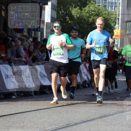 13.09.2026 - 21. swb-Marathon Bremen Strokosch-Dieckow http://msf.ph/oto/10337526 13.09.2026 13:19:10 Ziel 307, 4120, 4916, 5277, 5867, 6310, 6787, 7104, 7154, 7163, 7602, 7791, 8743, 9327, 9833, 13184, 189, 666, 1599, 2423, 2535, 3182, 3508, 4319, 5172, 5371, 6008, 6633, 7754, 9552, 9638, 9805 meine-sportfotos.de