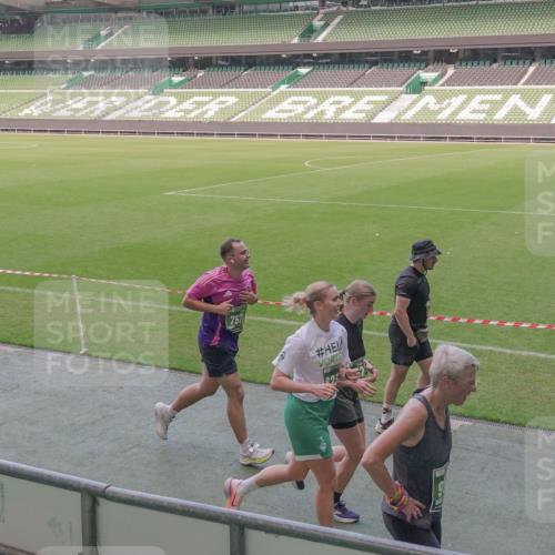 13.09.2026 - 21. swb-Marathon Bremen Michael Burmester http://msf.ph/oto/10337582 13.09.2026 13:14:29 Laufen im Stadion 266, 270, 278, 300, 349, 414, 460, 576, 600, 631, 768, 950, 956, 1005, 1008, 1047, 1143, 1392, 1408, 1426, 1573, 1596, 1641, 1818, 1819, 1991, 2024, 2035, 2079, 2233, 2235, 2314, 2359, 2387, 2412, 2439, 2457, 2466, 2484, 2494, 2521, 2540, 2564, 2612, 2665, 2690, 2691, 2693, 2737, 2773, 2816, 2829, 2838, 2861, 2865, 2884, 2887, 2921, 2958, 2972, 2978, 3016, 3111, 3209, 3253, 3277, 3304, 3313, 3355, 3378, 3405, 3428, 3653, 3661, 3670, 3680, 3847, 4034, 4080, 4511 meine-sportfotos.de