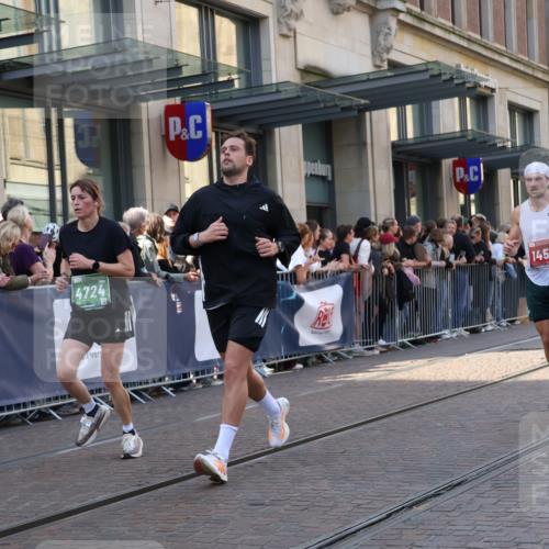 13.09.2026 - 21. swb-Marathon Bremen Strokosch-Dieckow http://msf.ph/oto/10337594 13.09.2026 13:25:51 Ziel 1896, 2062, 2434, 2666, 3248, 3516, 3983, 4067, 4476, 4723, 4724, 5558, 5701, 5854, 5906, 5934, 6230, 6605, 6886, 7638, 8361, 8592, 8635, 8817, 9266, 9794, 150, 191, 209, 1163, 1458, 1647, 1752, 2033, 2421, 2708, 2781, 2987, 3124, 3186, 3722, 3806, 4161, 4411, 4439, 4717, 4842, 4927, 5013, 5139, 5622, 5703, 5755, 6135, 7638, 7780, 8271, 8545, 8597, 8890, 9440, 9506 meine-sportfotos.de