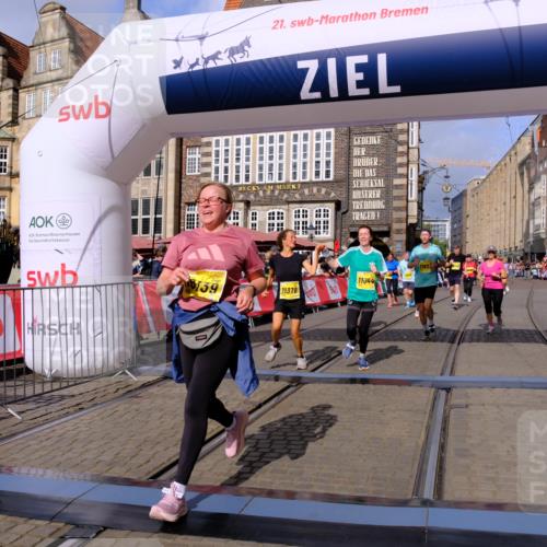13.09.2026 - 21. swb-Marathon Bremen Tim E. http://msf.ph/oto/10337610 13.09.2026 11:08:17 Ziel 10139, 10404, 10493, 10660, 10674, 10767, 10859, 10937, 11044, 11378, 11404, 11659, 11831, 11833, 11958, 12024, 12031, 12066, 12160, 12248, 12384, 12389, 12511, 12512 meine-sportfotos.de