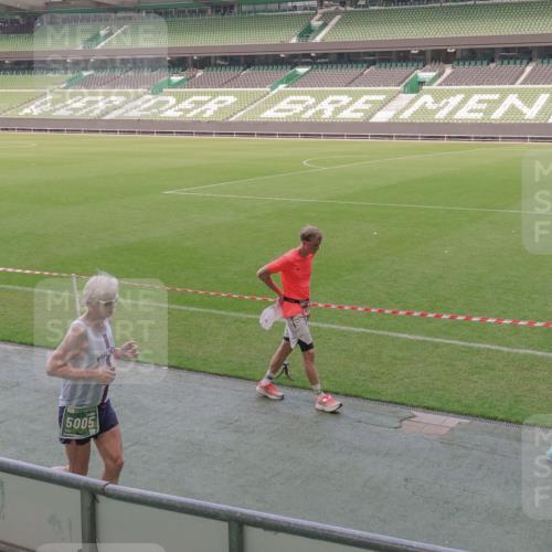 13.09.2026 - 21. swb-Marathon Bremen Michael Burmester http://msf.ph/oto/10337634 13.09.2026 13:14:37 Laufen im Stadion 263, 266, 270, 278, 300, 414, 460, 576, 600, 631, 768, 950, 956, 1005, 1008, 1047, 1392, 1408, 1426, 1573, 1596, 1818, 1819, 2024, 2035, 2079, 2233, 2235, 2314, 2359, 2387, 2412, 2457, 2466, 2484, 2494, 2521, 2540, 2564, 2612, 2690, 2691, 2693, 2737, 2760, 2783, 2816, 2829, 2838, 2859, 2861, 2865, 2887, 2921, 2958, 2972, 2978, 3016, 3111, 3209, 3277, 3304, 3355, 3378, 3405, 3428, 3653, 3661, 3670, 3680, 3829, 3847, 4034, 4080, 4511 meine-sportfotos.de
