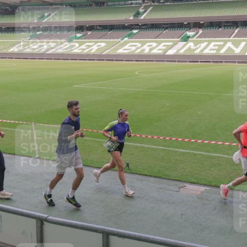 13.09.2026 - 21. swb-Marathon Bremen Michael Burmester http://msf.ph/oto/10337646 13.09.2026 13:14:39 Laufen im Stadion 263, 266, 270, 278, 300, 414, 460, 576, 600, 631, 768, 950, 956, 1005, 1008, 1047, 1392, 1408, 1426, 1573, 1596, 1818, 1819, 2024, 2035, 2079, 2233, 2235, 2314, 2359, 2385, 2387, 2412, 2457, 2466, 2484, 2494, 2521, 2540, 2564, 2612, 2690, 2691, 2693, 2737, 2760, 2783, 2816, 2829, 2838, 2859, 2861, 2865, 2887, 2921, 2958, 2972, 2978, 3016, 3111, 3157, 3209, 3277, 3304, 3355, 3378, 3405, 3428, 3653, 3661, 3670, 3680, 3829, 3847, 4034, 4080, 4511 meine-sportfotos.de