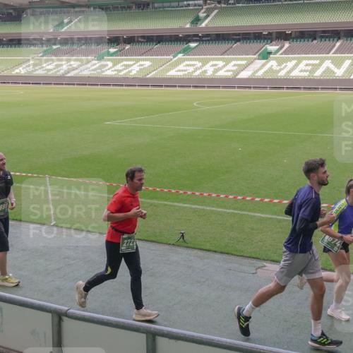 13.09.2026 - 21. swb-Marathon Bremen Michael Burmester http://msf.ph/oto/10337658 13.09.2026 13:14:40 Laufen im Stadion 263, 266, 270, 300, 414, 460, 600, 631, 768, 950, 956, 1005, 1008, 1047, 1392, 1408, 1426, 1573, 1596, 1818, 1819, 2024, 2035, 2079, 2233, 2235, 2314, 2359, 2385, 2387, 2412, 2457, 2466, 2484, 2494, 2521, 2540, 2564, 2612, 2667, 2690, 2691, 2693, 2737, 2760, 2783, 2816, 2829, 2838, 2859, 2861, 2865, 2887, 2921, 2958, 2972, 2978, 3016, 3111, 3157, 3209, 3277, 3304, 3355, 3378, 3405, 3428, 3653, 3661, 3670, 3680, 3829, 3847, 4034, 4080, 4511 meine-sportfotos.de