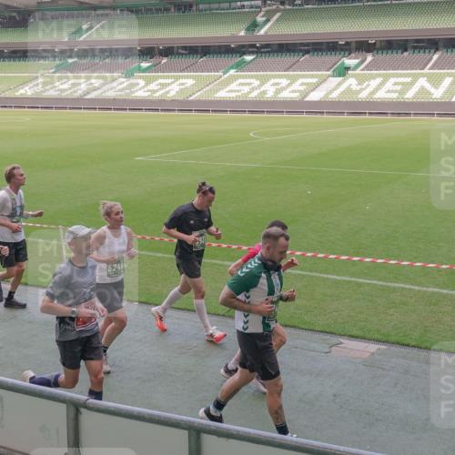 13.09.2026 - 21. swb-Marathon Bremen Michael Burmester http://msf.ph/oto/10337678 13.09.2026 13:14:42 Laufen im Stadion 263, 266, 270, 300, 414, 460, 600, 631, 768, 956, 1008, 1047, 1392, 1408, 1426, 1573, 1596, 1818, 1819, 2024, 2035, 2079, 2233, 2235, 2314, 2359, 2385, 2387, 2412, 2457, 2466, 2484, 2494, 2521, 2540, 2564, 2667, 2690, 2691, 2693, 2737, 2760, 2783, 2816, 2829, 2838, 2859, 2861, 2865, 2887, 2958, 2972, 2978, 3016, 3111, 3157, 3185, 3209, 3277, 3304, 3355, 3378, 3405, 3428, 3653, 3661, 3670, 3680, 3829, 3847, 4034, 4080, 4511 meine-sportfotos.de