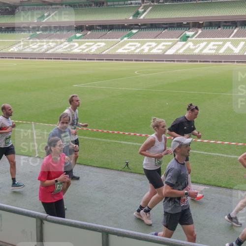 13.09.2026 - 21. swb-Marathon Bremen Michael Burmester http://msf.ph/oto/10337686 13.09.2026 13:14:43 Laufen im Stadion 263, 266, 270, 300, 414, 460, 600, 631, 768, 956, 1008, 1047, 1392, 1408, 1426, 1573, 1596, 1818, 1819, 2024, 2035, 2079, 2233, 2235, 2314, 2359, 2385, 2387, 2412, 2457, 2466, 2484, 2494, 2521, 2540, 2564, 2667, 2690, 2691, 2693, 2737, 2760, 2783, 2816, 2829, 2838, 2859, 2861, 2865, 2887, 2958, 2972, 2978, 3016, 3111, 3157, 3185, 3209, 3277, 3304, 3355, 3378, 3405, 3428, 3653, 3661, 3670, 3680, 3829, 3847, 4034, 4080, 4511 meine-sportfotos.de