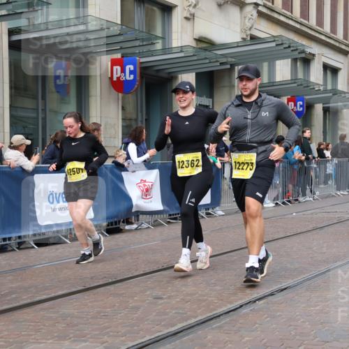 13.09.2026 - 21. swb-Marathon Bremen Strokosch-Dieckow http://msf.ph/oto/10337687 13.09.2026 11:05:32 Ziel 10018, 10168, 10238, 10259, 10260, 10305, 10382, 10457, 10619, 10864, 11024, 11132, 11164, 11477, 11520, 11791, 11947, 12156, 12186, 12378, 12501, 12523, 12528, 12773, 10186, 10259, 10260, 10411, 10432, 10576, 10697, 10717, 10802, 10864, 10995, 11102, 11146, 11157, 11218, 11314, 11326, 11334, 11387, 11394, 11520, 11521, 11571, 11572, 11616, 11724, 11791, 11892, 12011, 12055, 12251, 12273, 12330, 12362 meine-sportfotos.de