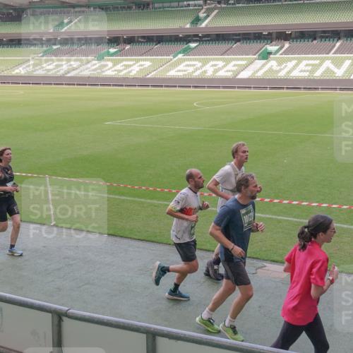 13.09.2026 - 21. swb-Marathon Bremen Michael Burmester http://msf.ph/oto/10337697 13.09.2026 13:14:44 Laufen im Stadion 263, 266, 270, 300, 414, 460, 600, 631, 768, 956, 1008, 1047, 1392, 1408, 1426, 1573, 1596, 1818, 1819, 2024, 2035, 2079, 2233, 2235, 2314, 2359, 2385, 2387, 2412, 2457, 2466, 2484, 2494, 2521, 2540, 2564, 2667, 2690, 2691, 2693, 2737, 2760, 2783, 2829, 2838, 2859, 2861, 2865, 2887, 2958, 2972, 2978, 3016, 3111, 3157, 3185, 3209, 3277, 3304, 3355, 3378, 3405, 3428, 3653, 3661, 3670, 3680, 3829, 3847, 4034, 4080, 4511 meine-sportfotos.de