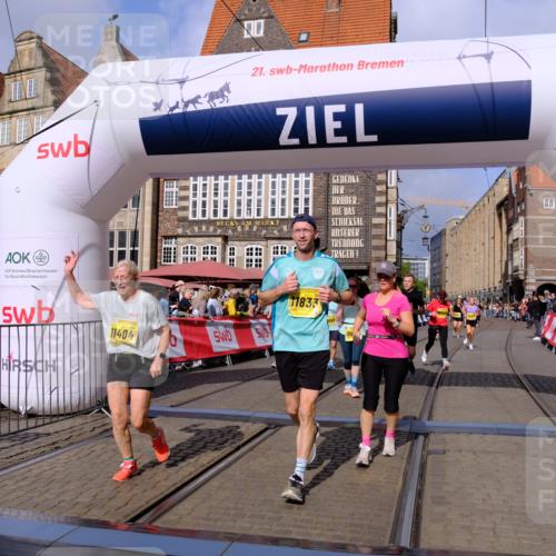 13.09.2026 - 21. swb-Marathon Bremen Tim E. http://msf.ph/oto/10337698 13.09.2026 11:08:19 Ziel 10139, 10404, 10493, 10660, 10674, 10767, 10859, 11044, 11378, 11404, 11659, 11831, 11833, 11958, 12024, 12031, 12066, 12160, 12248, 12384, 12389 meine-sportfotos.de