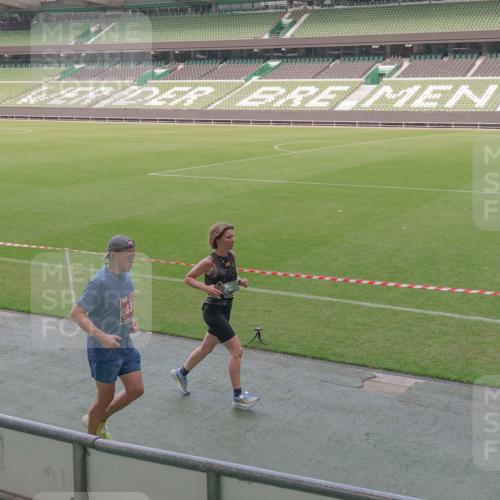 13.09.2026 - 21. swb-Marathon Bremen Michael Burmester http://msf.ph/oto/10337705 13.09.2026 13:14:45 Laufen im Stadion 263, 266, 270, 300, 414, 460, 600, 631, 768, 956, 1008, 1047, 1392, 1408, 1426, 1573, 1596, 1818, 1819, 2024, 2035, 2079, 2233, 2235, 2314, 2359, 2385, 2386, 2387, 2412, 2457, 2466, 2484, 2494, 2521, 2540, 2564, 2667, 2690, 2691, 2693, 2737, 2760, 2783, 2829, 2838, 2859, 2861, 2865, 2887, 2958, 2972, 2978, 3111, 3157, 3185, 3209, 3277, 3304, 3355, 3378, 3405, 3428, 3653, 3661, 3670, 3680, 3829, 3847, 4034, 4080, 4511 meine-sportfotos.de